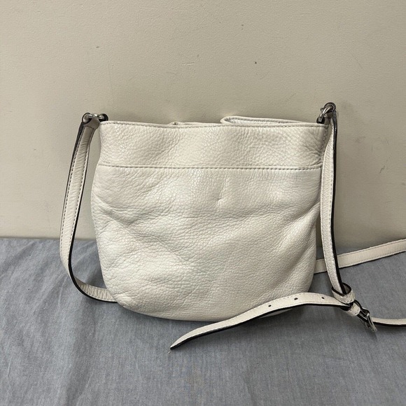 Michael Kors Off-White Soft Pebbled Leather Crossbody Purse W/Tassel FS Charity - Picture 3 of 11